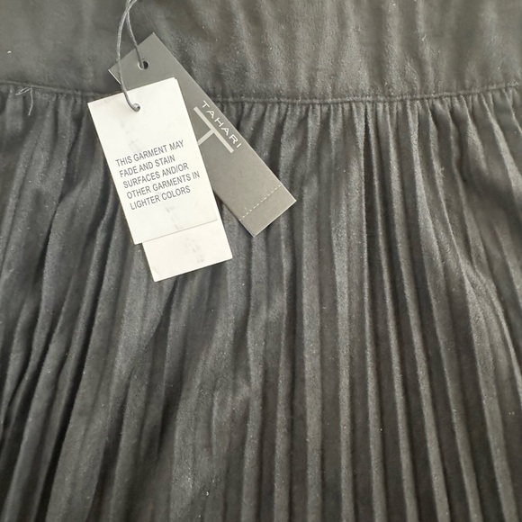 Tahari Faux leather Black Midi A-Line Pleated Skirt - Picture 2 of 4